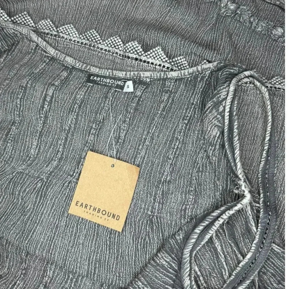 Earthbound Grey Tank with Crochet Hem - NWT - Size Small - Picture 4 of 4